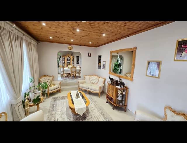 3 BEDROOM FREEHOLD FOR SALE IN HOWICK WEST